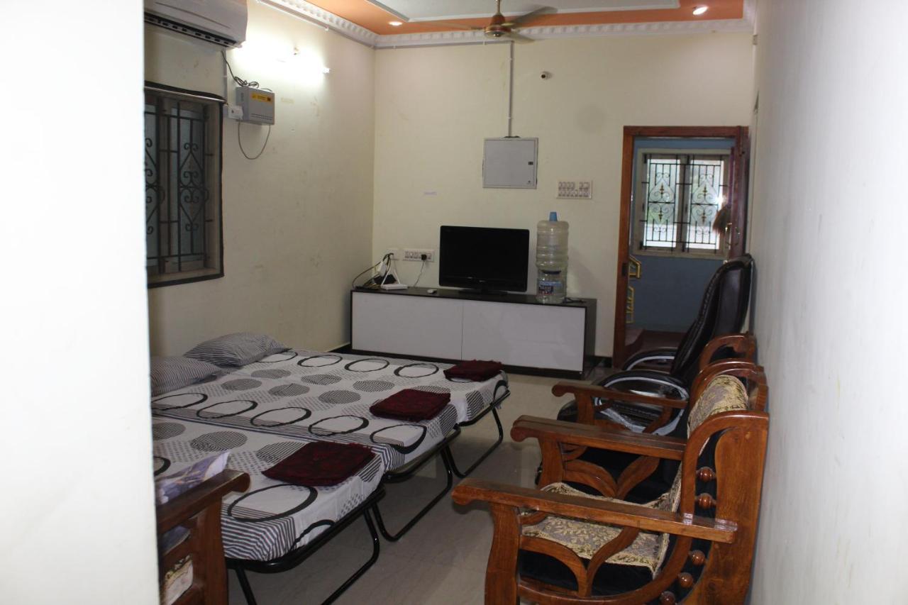 Centaurus Near Trichy Airport Apartment *